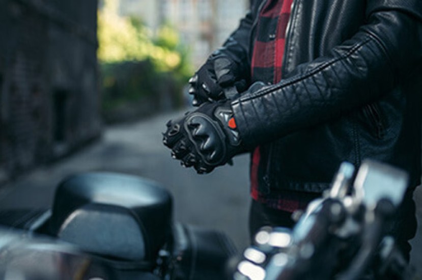 ¿Cómo escoger la talla de guantes de moto ideal? Aquí te contamos